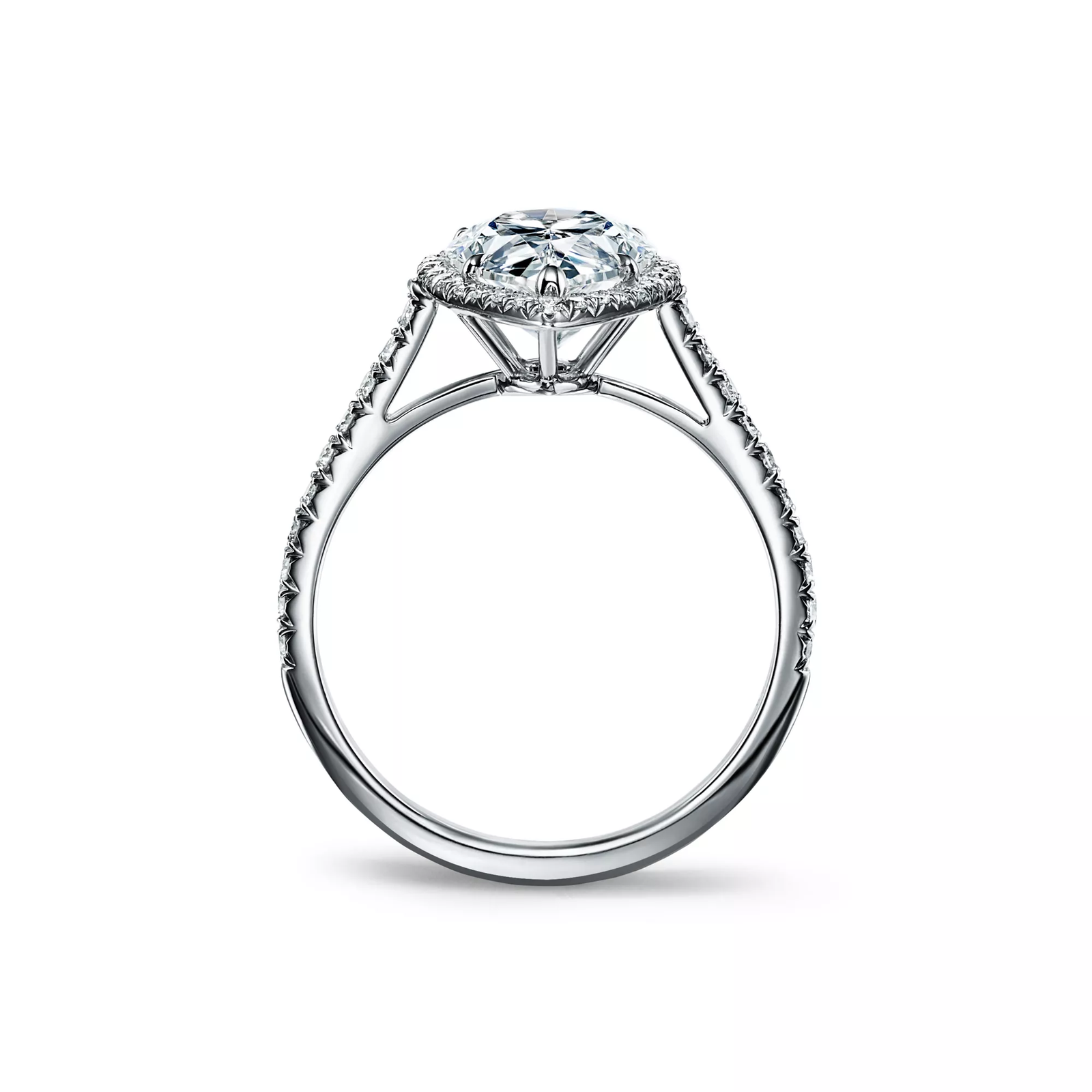 Pear-shaped Halo Engagement Ring with a Diamond Platinum Band