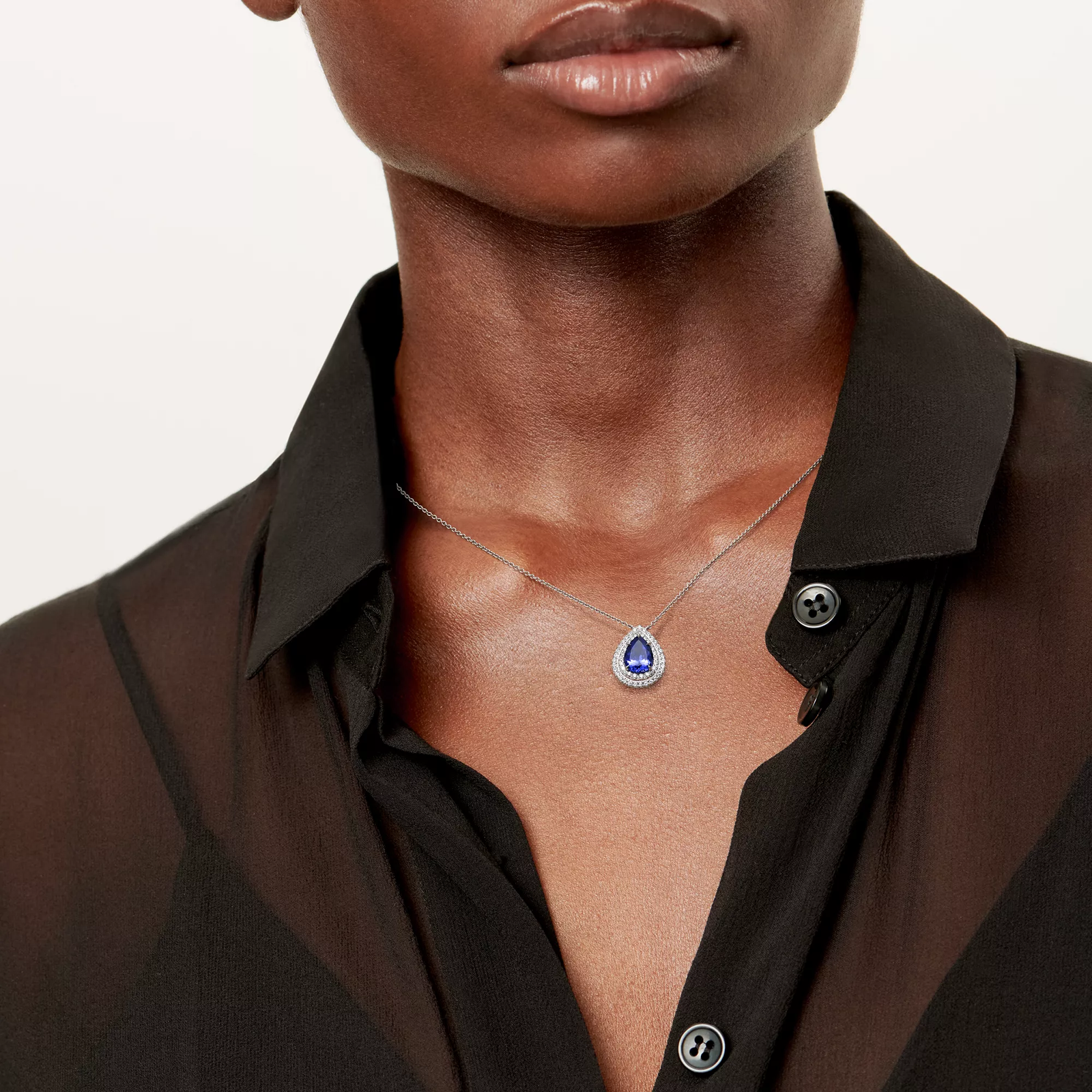 Pendant in Platinum with a Tanzanite and Diamonds