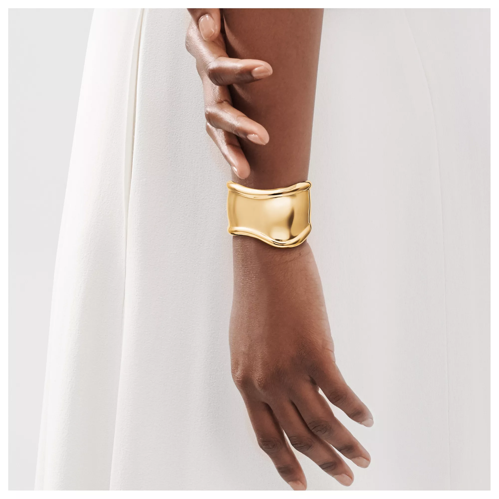 Small Bone Cuff in Yellow Gold, 43 mm Wide