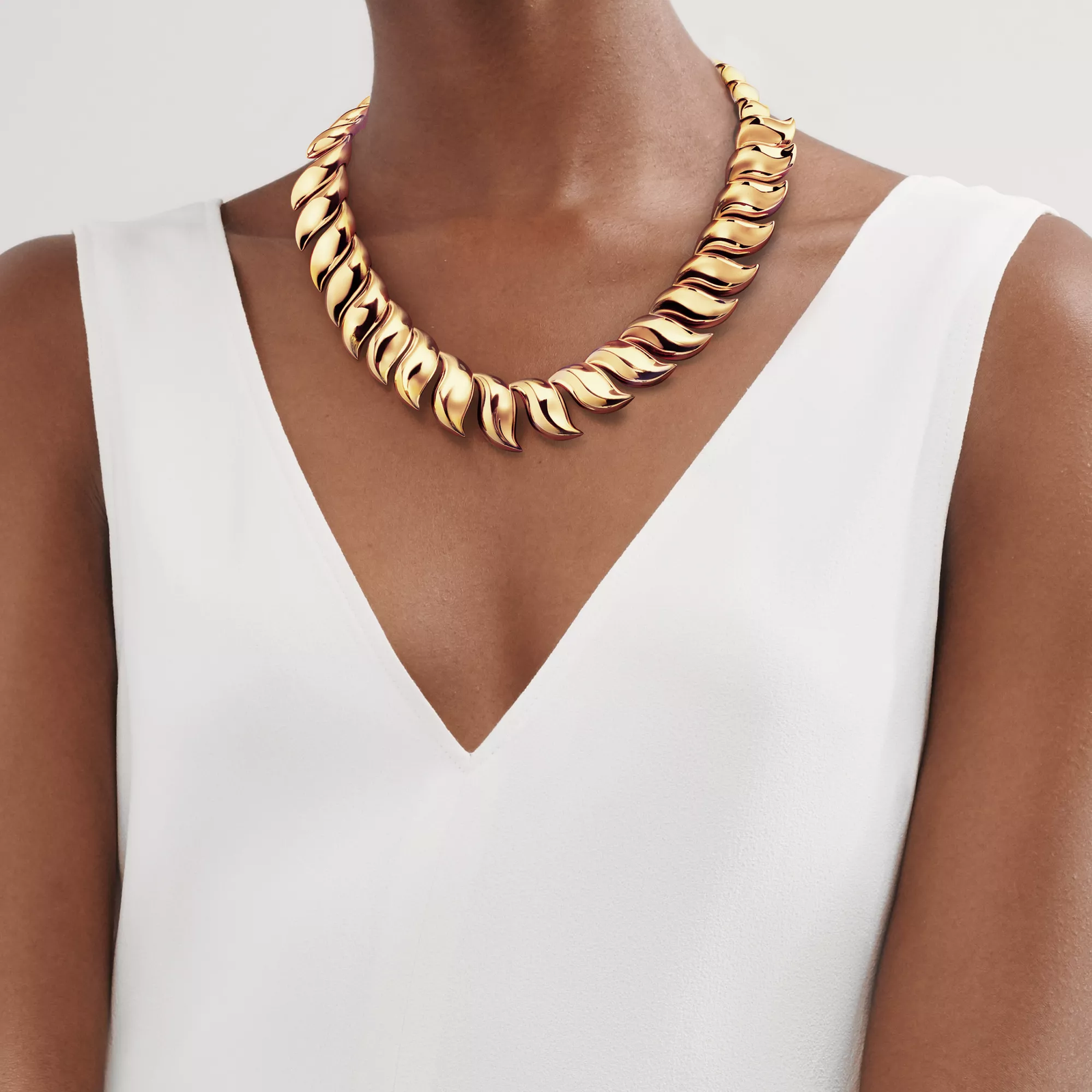 Feather Necklace in Yellow Gold