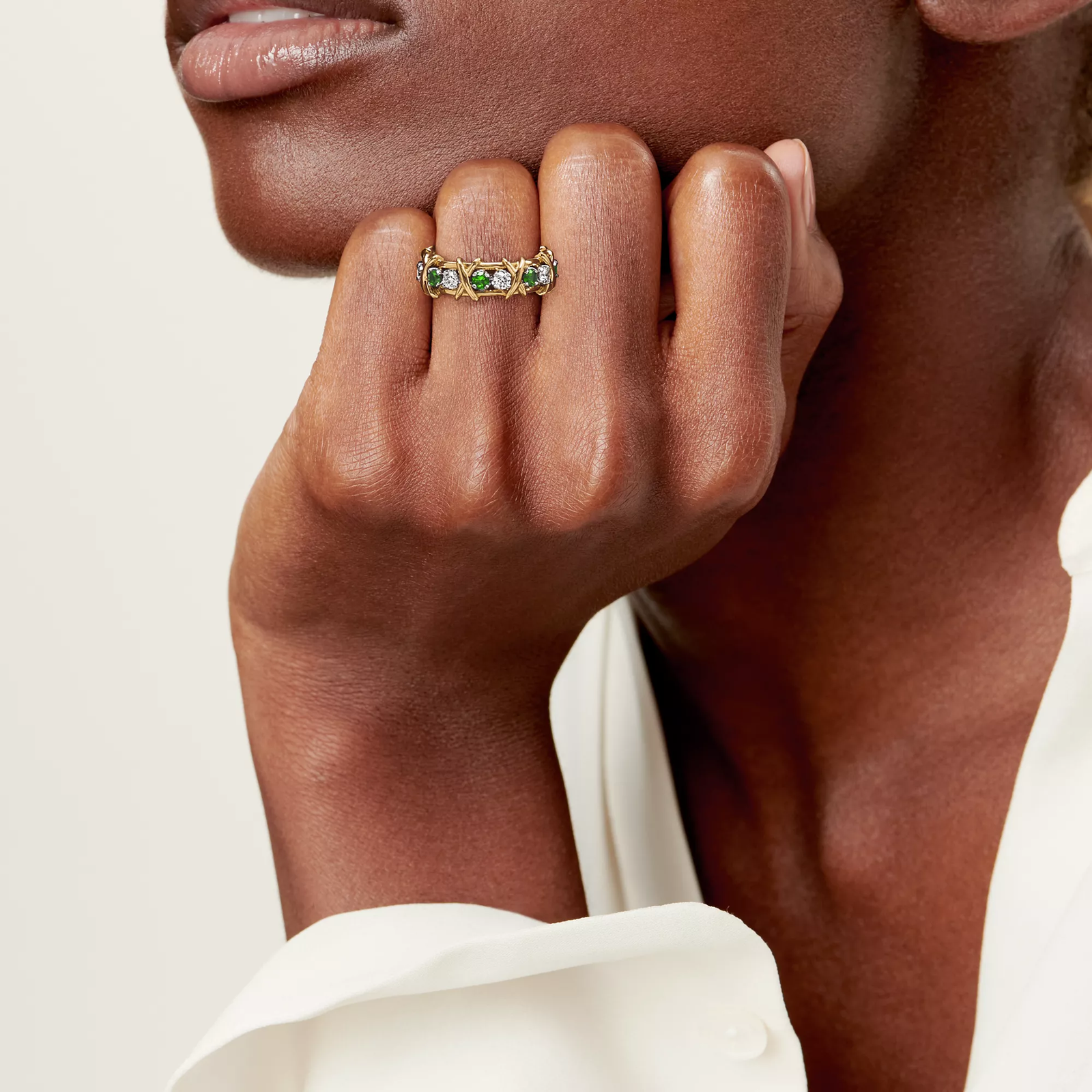Ring in Gold and Platinum with Diamonds and Tsavorites