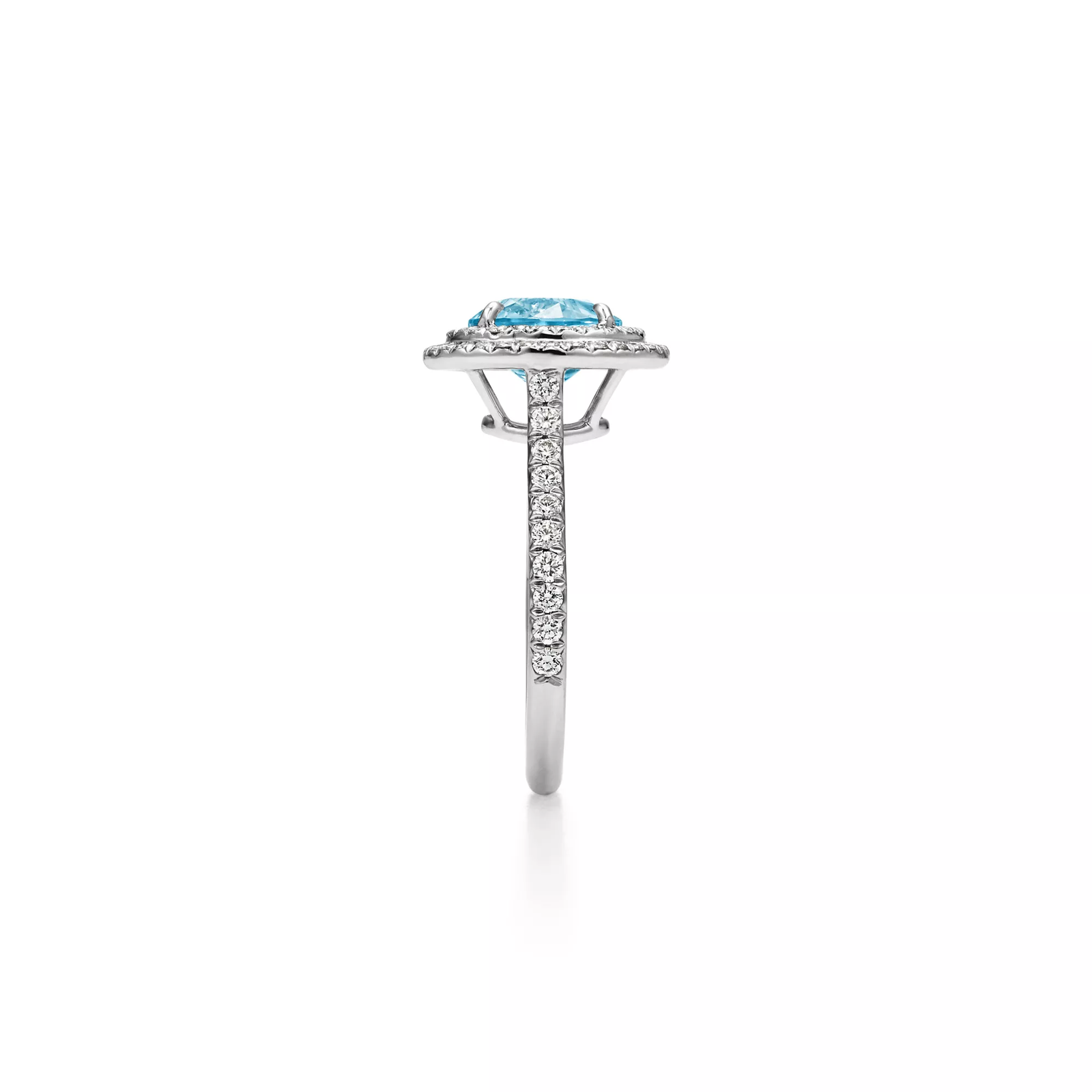 Ring in Platinum with an Aquamarine and Diamonds