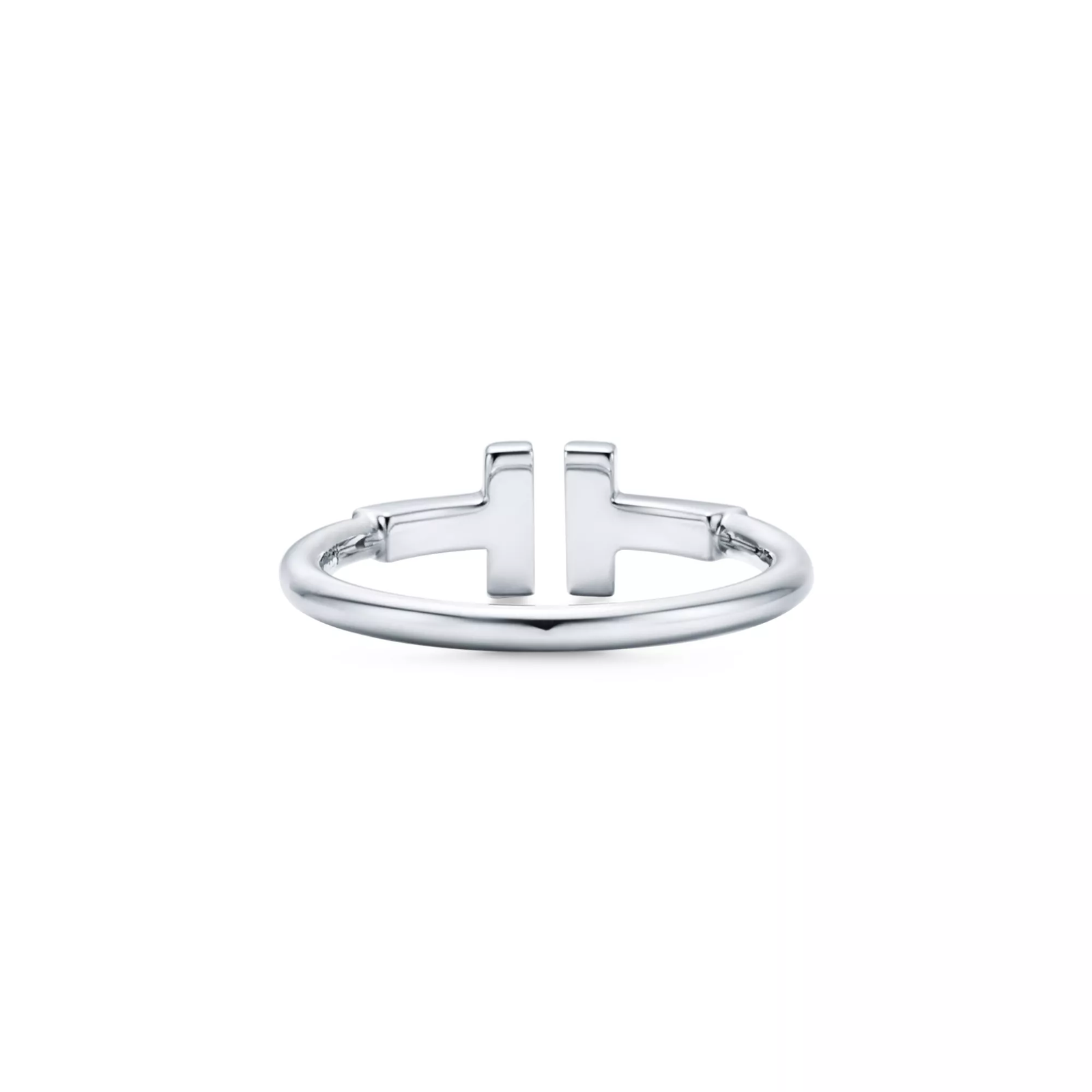 Wire Ring in White Gold