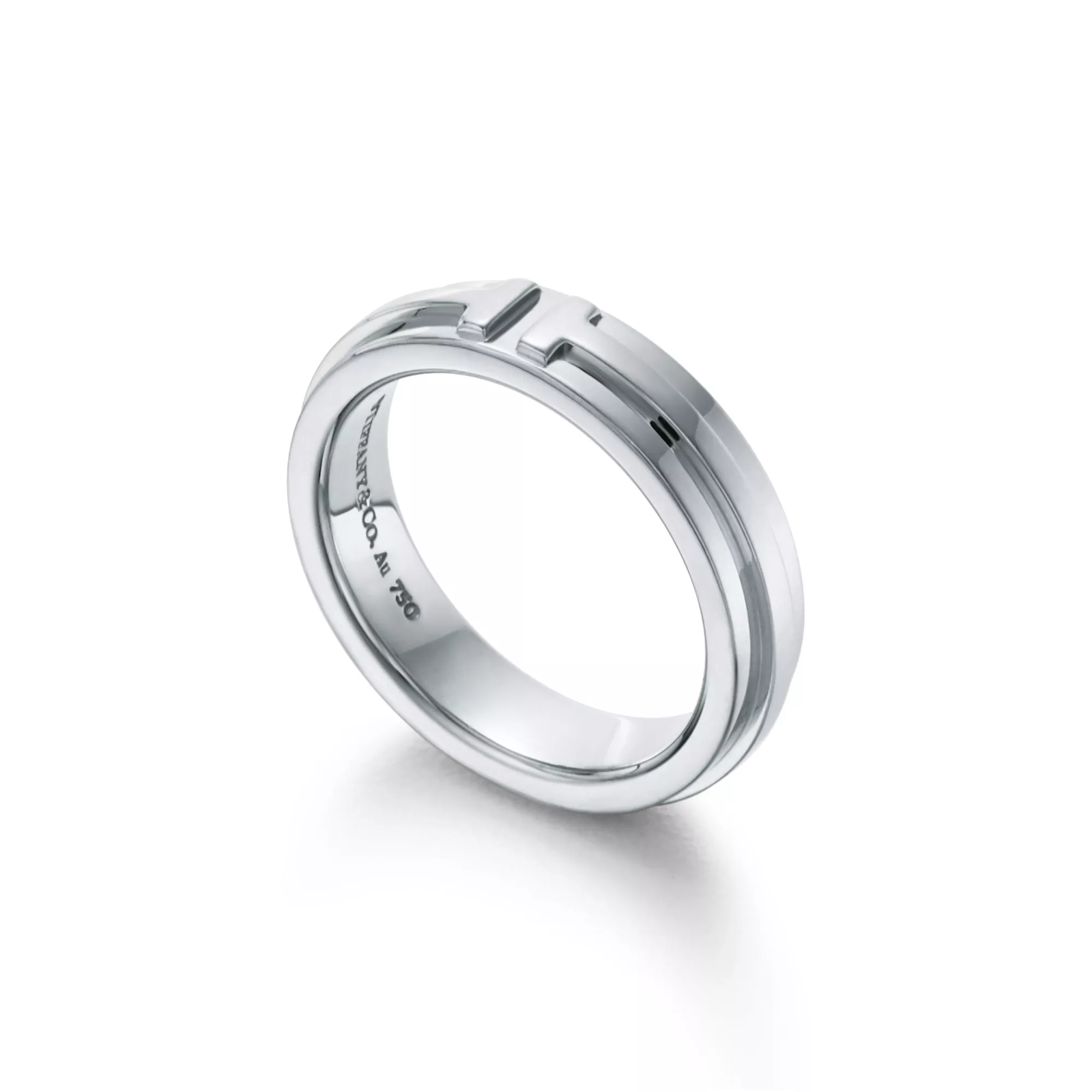 Narrow Ring in White Gold
