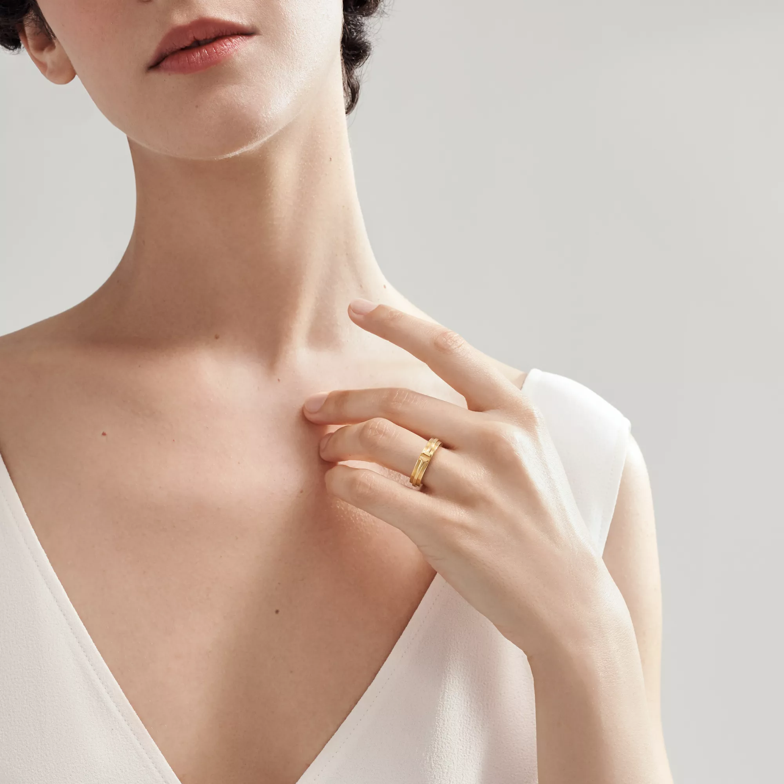 Narrow Ring in Yellow Gold
