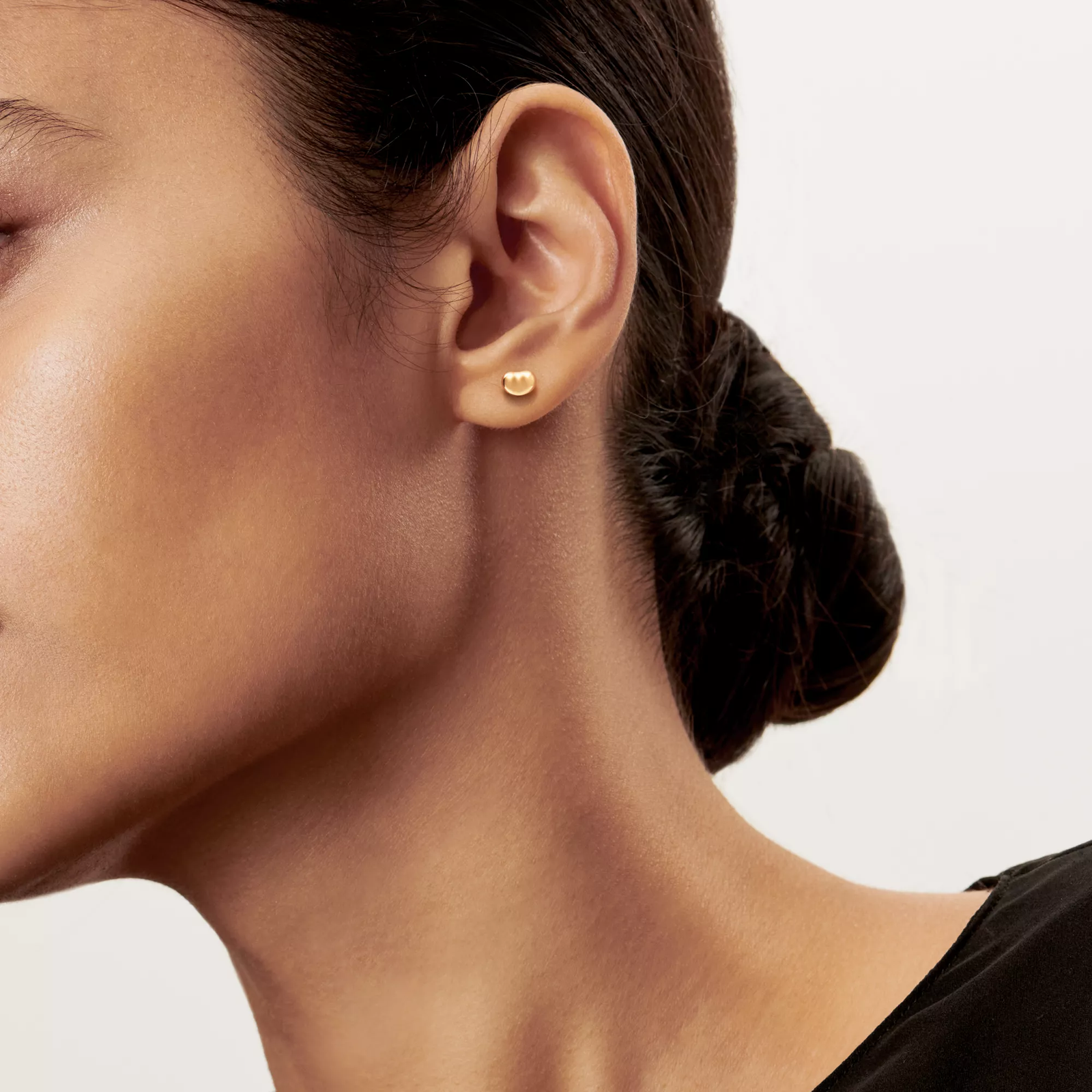 Bean design Earrings in Yellow Gold, 5 mm