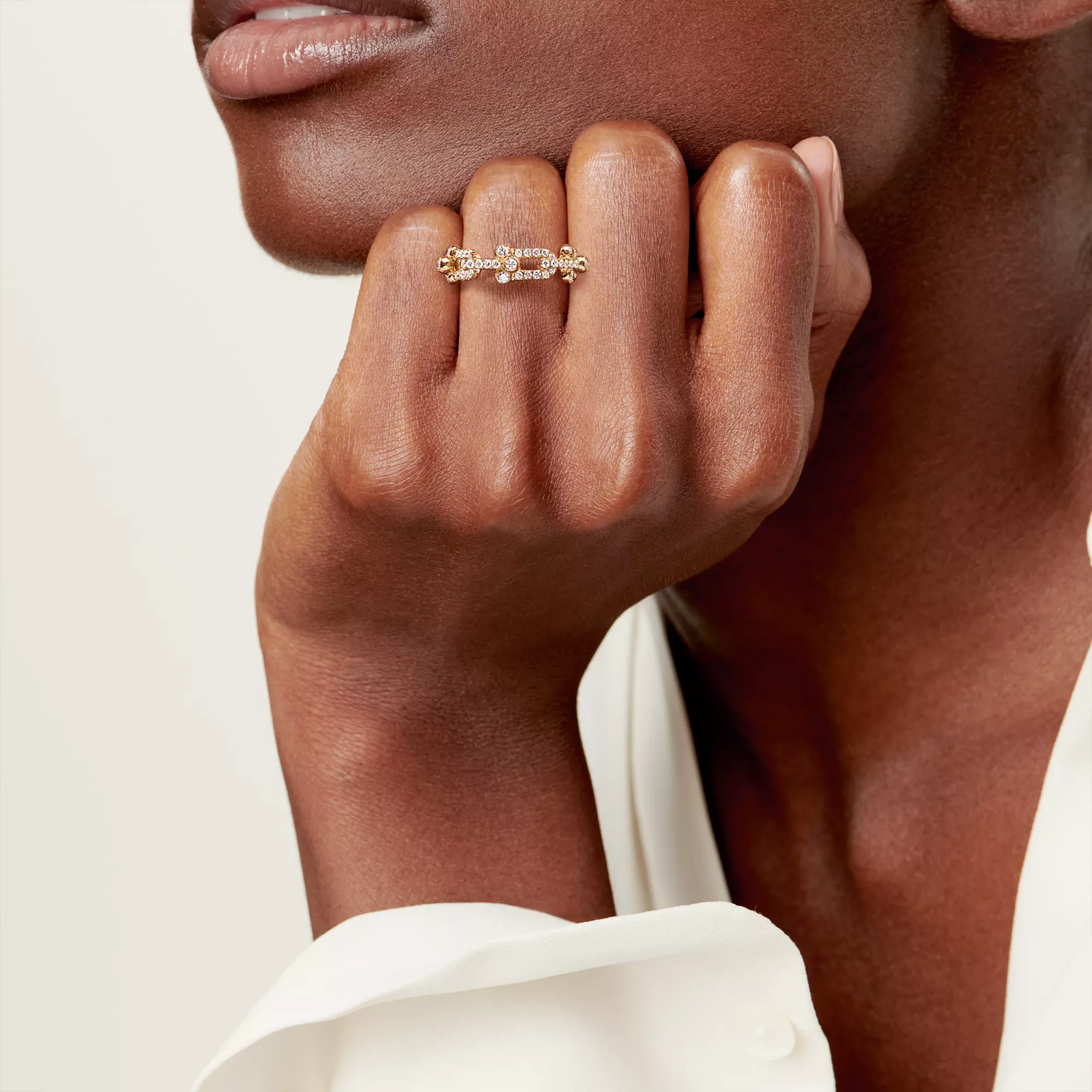 Small Link Ring in Yellow Gold with Diamonds