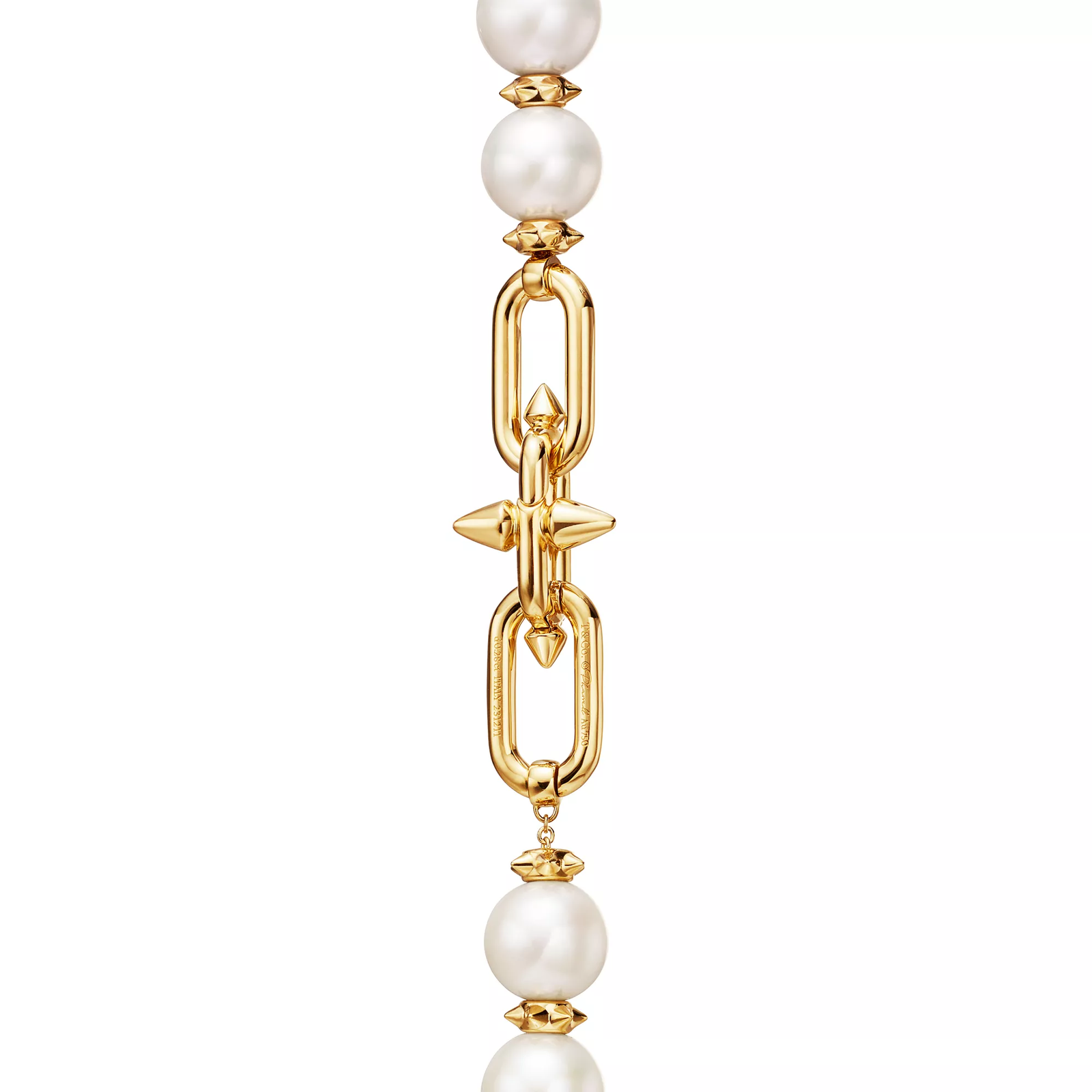 Pearl Necklace in Yellow Gold with Diamonds