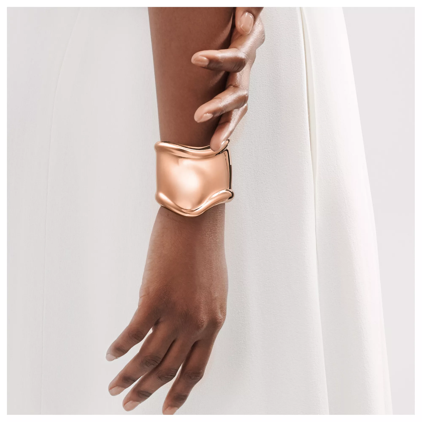 Medium Bone Cuff in Rose Gold, 61 mm Wide