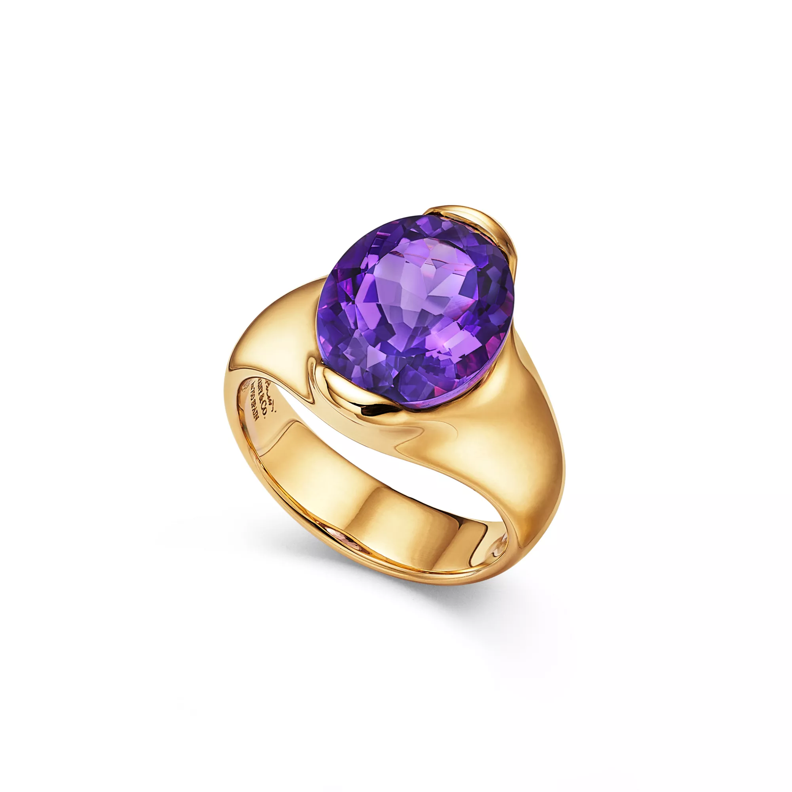 Fancy Color Ring in Yellow Gold with an Amethyst