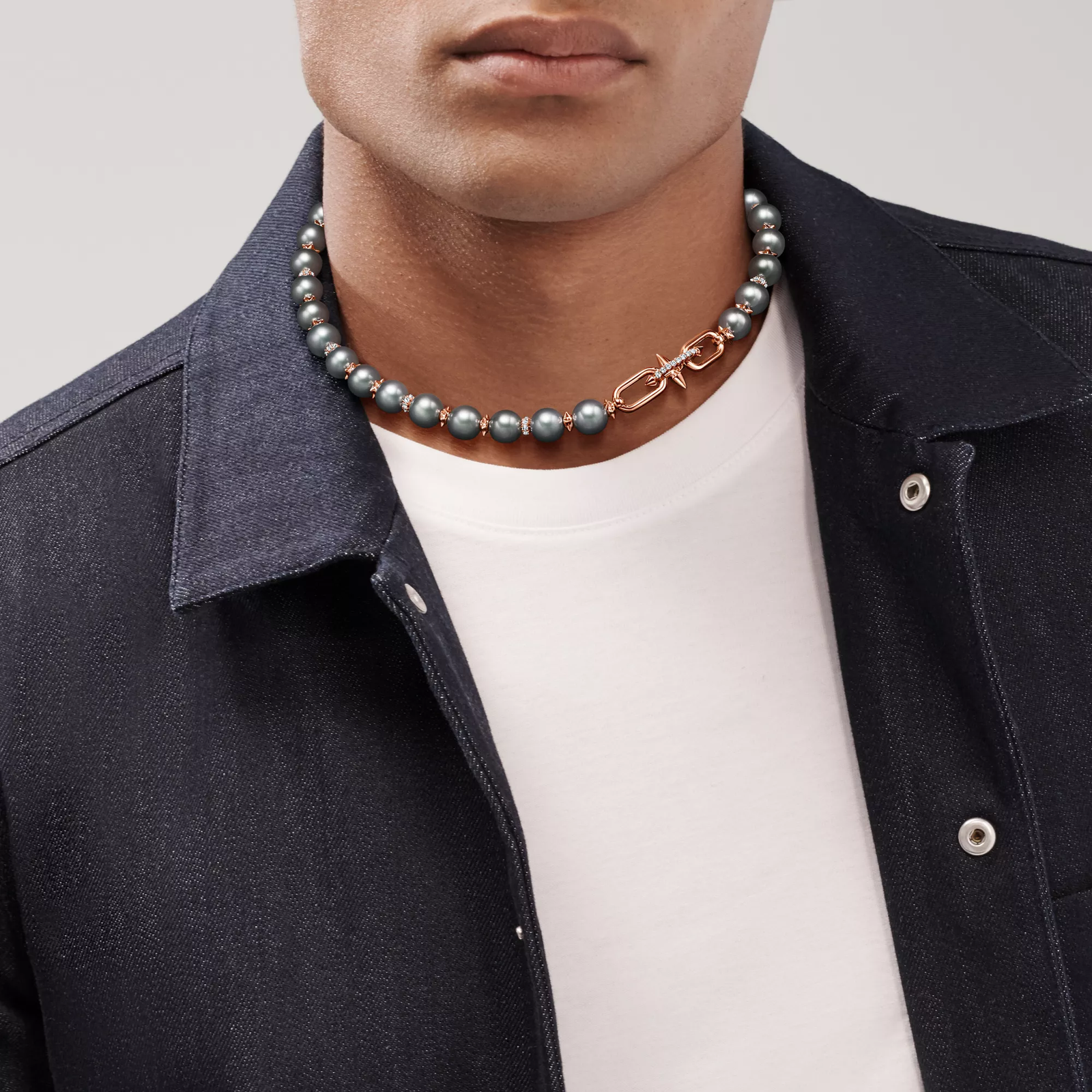 Tahitian Pearl Necklace in Gold with Diamonds