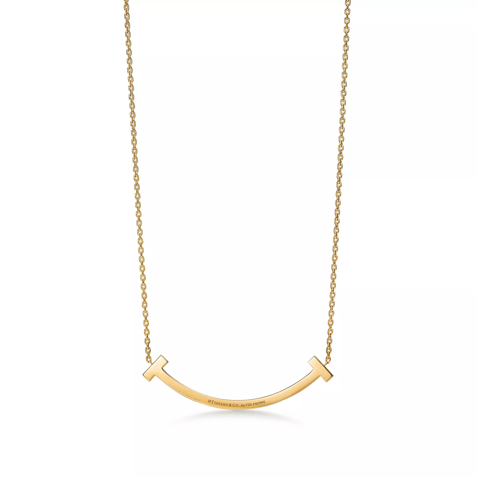 Smile Medium Pendant in Yellow Gold