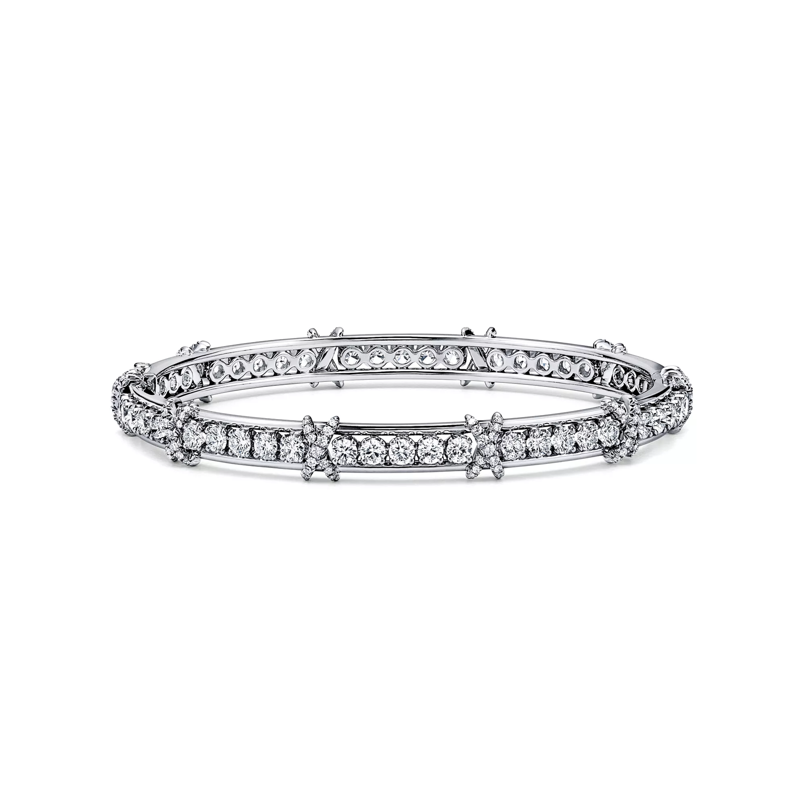 Bangle in Platinum with Diamonds
