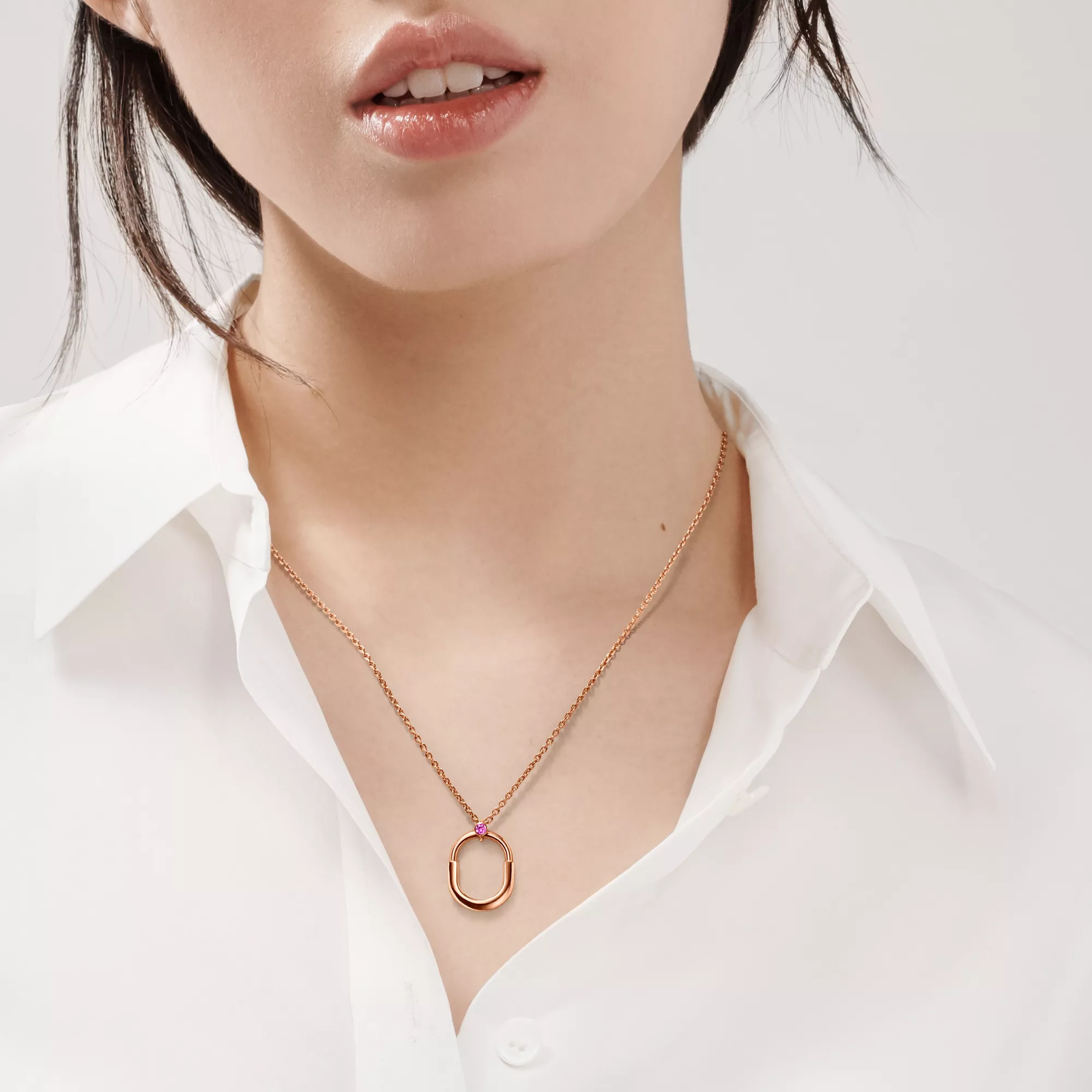 Small Pendant in Rose Gold with a Pink Sapphire